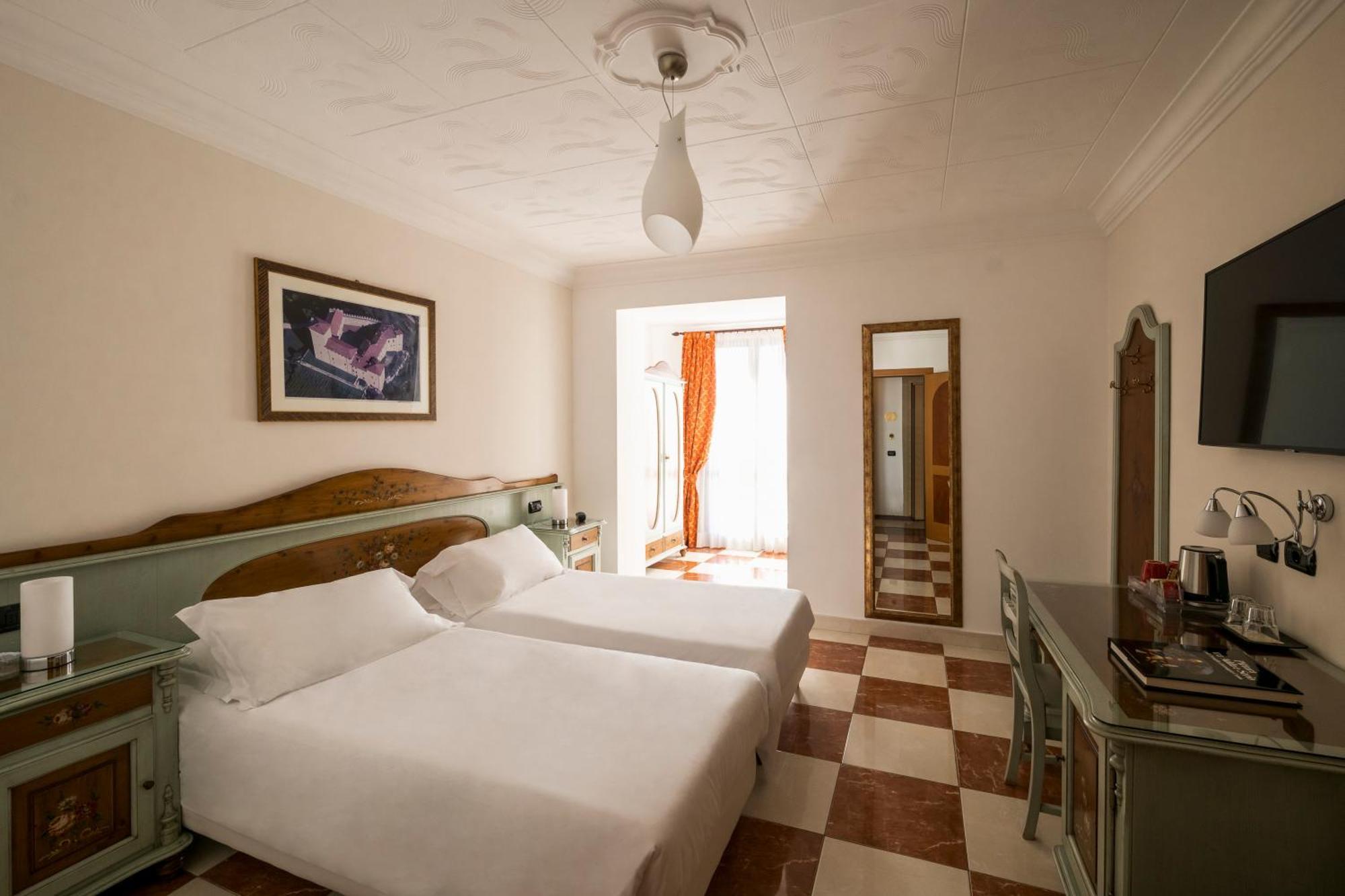 Hotel Ungheria Varese 1946 מראה חיצוני תמונה