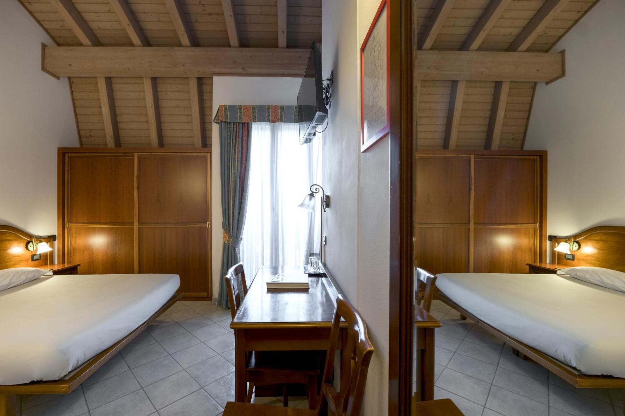 Hotel Ungheria Varese 1946 מראה חיצוני תמונה