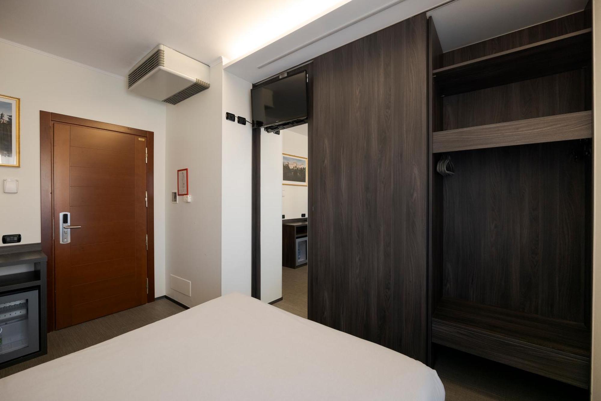 Hotel Ungheria Varese 1946 מראה חיצוני תמונה