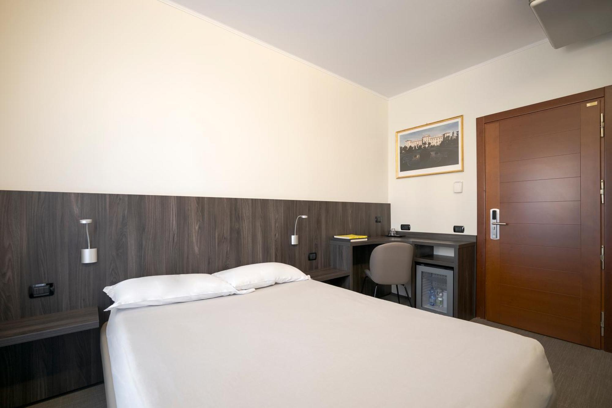 Hotel Ungheria Varese 1946 מראה חיצוני תמונה