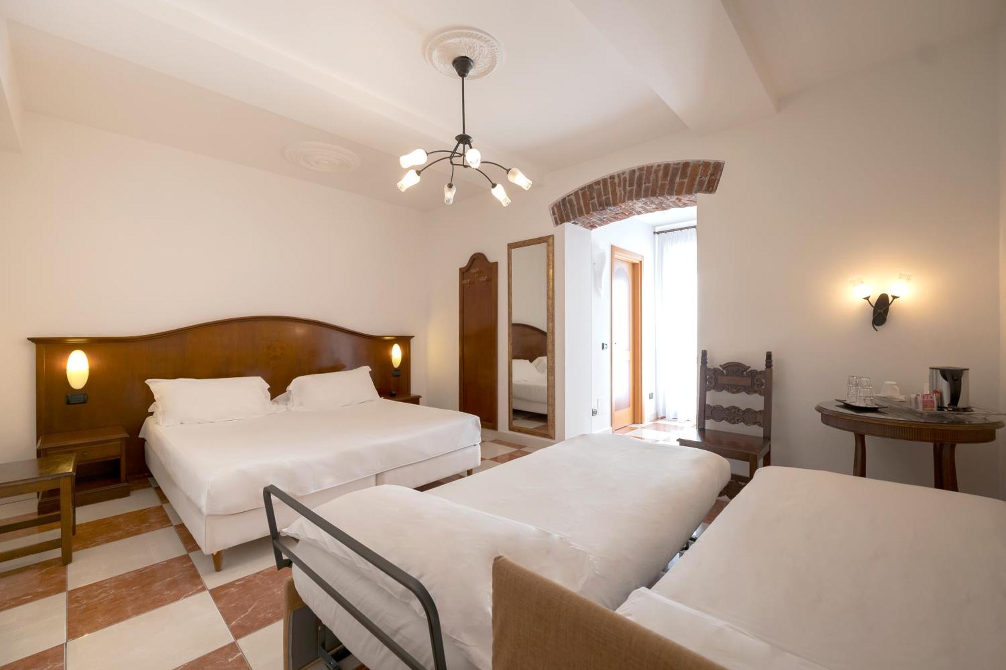 Hotel Ungheria Varese 1946 מראה חיצוני תמונה