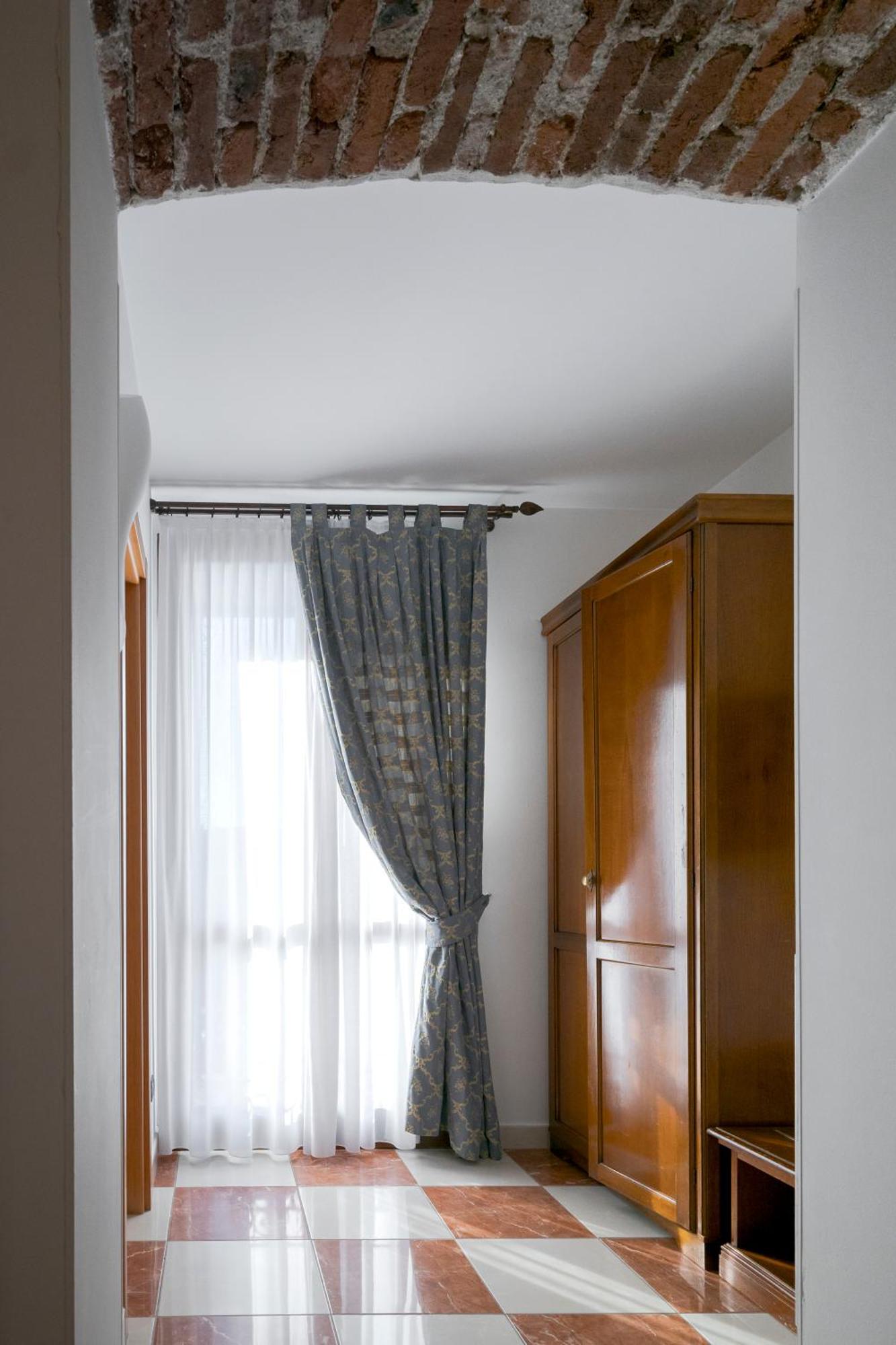 Hotel Ungheria Varese 1946 מראה חיצוני תמונה