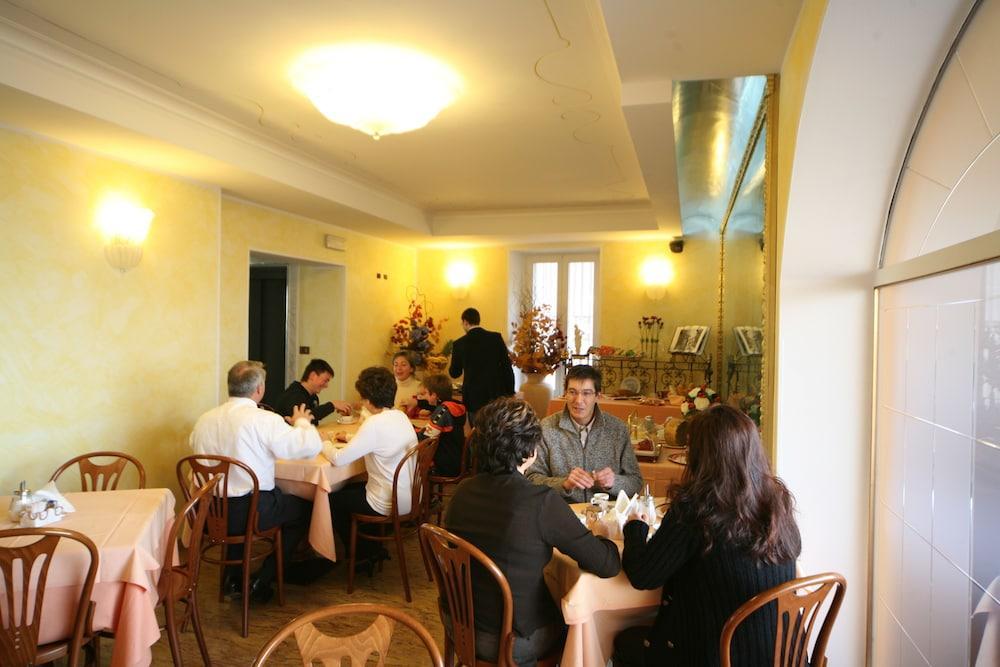 Hotel Ungheria Varese 1946 מראה חיצוני תמונה